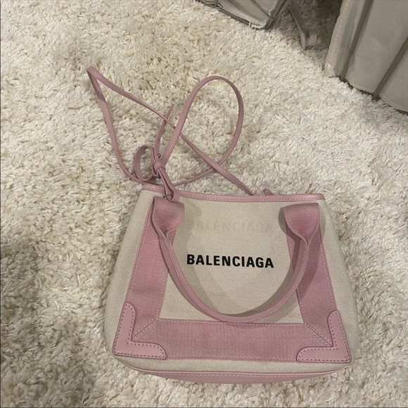 ⭐️🌴Balenciaga Logo Handbag - Picture 2 of 8